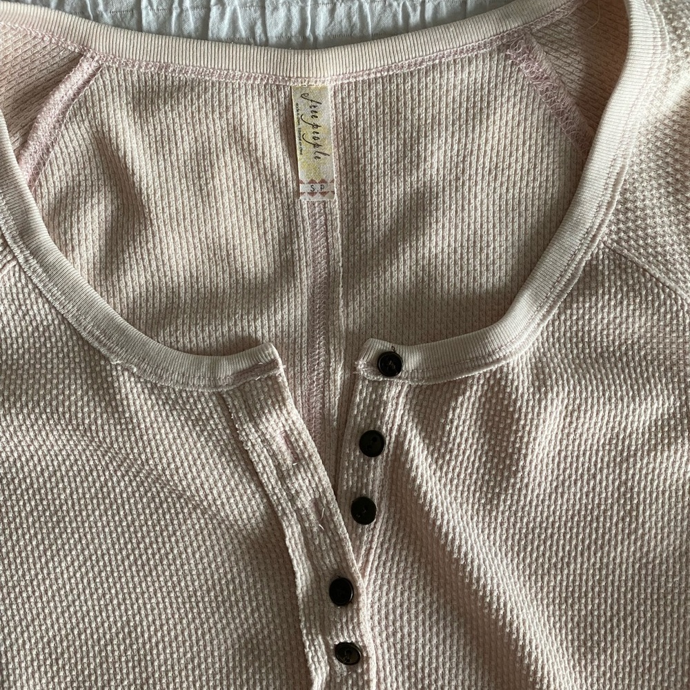 Free people fitted long sleeve top, blush, sz small, Alpine sleeves - Picture 2 of 4